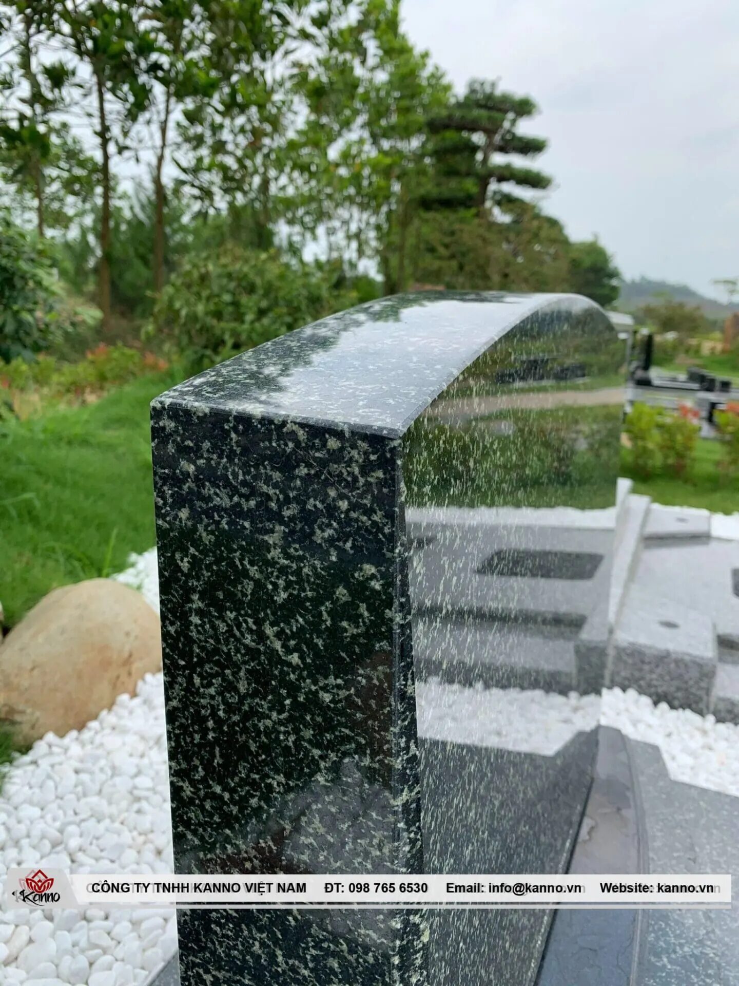 Vì sao nên chọn đá granite nguyên khối làm mộ? Vì sao nên chọn đá granite nguyên khối làm mộ? Vì sao nên chọn đá granite nguyên khối làm mộ?