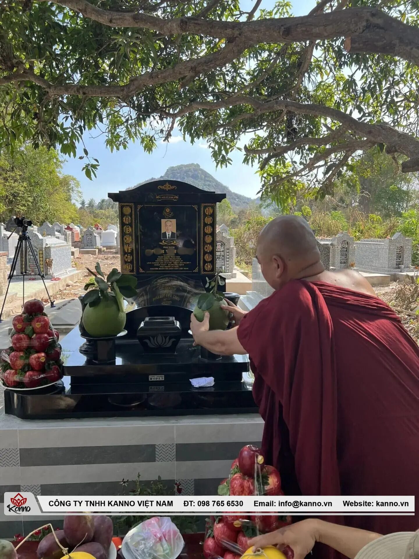 Indian Black Granite Grave for the Father of Venerable Nanda Bhikkhu – 2024 Indian Black Granite grave An Giang Indian Black Granite grave An Giang - KANNO project image