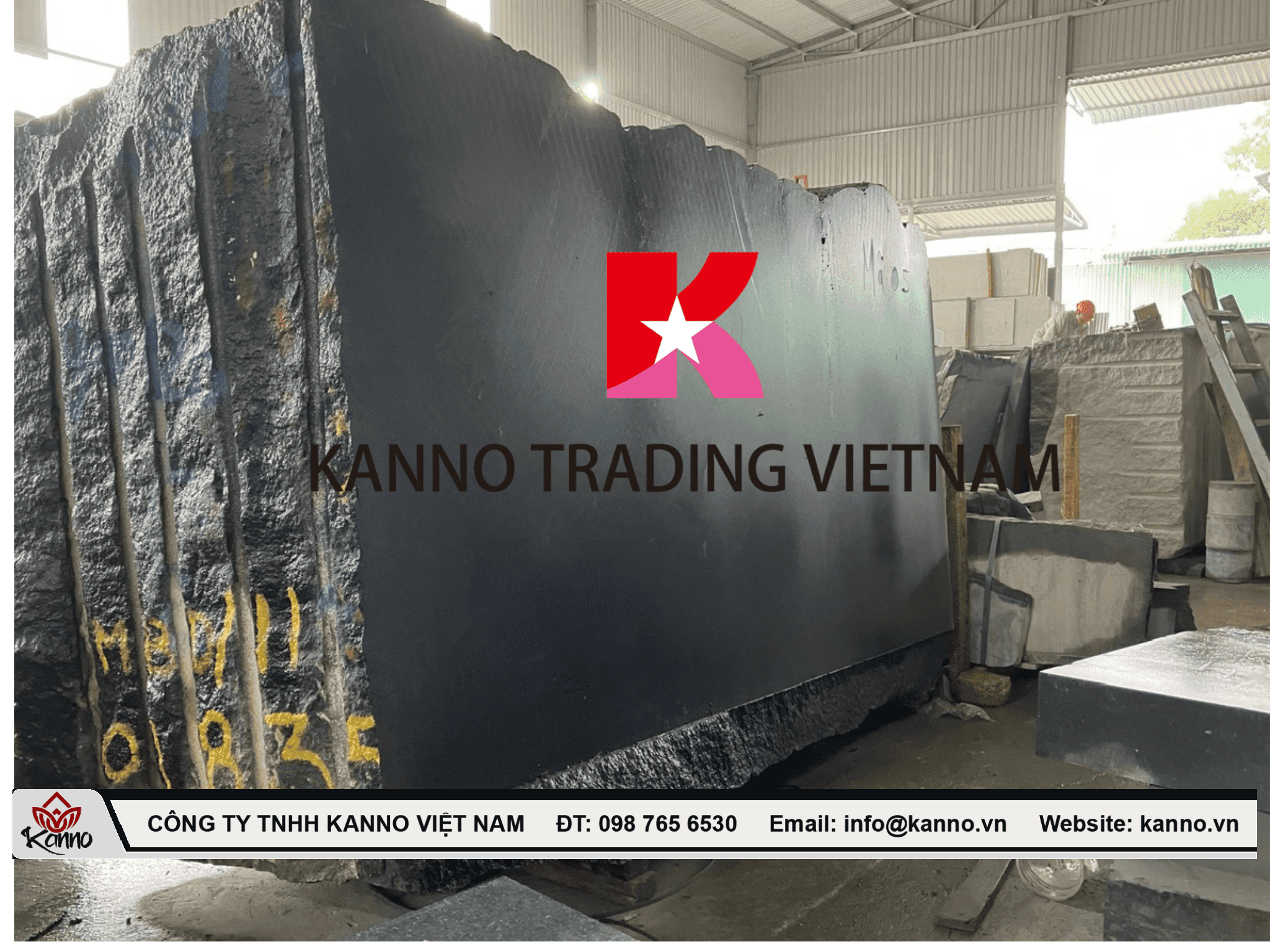 Phôi đá tại xưởng chế tác mộ đá granite