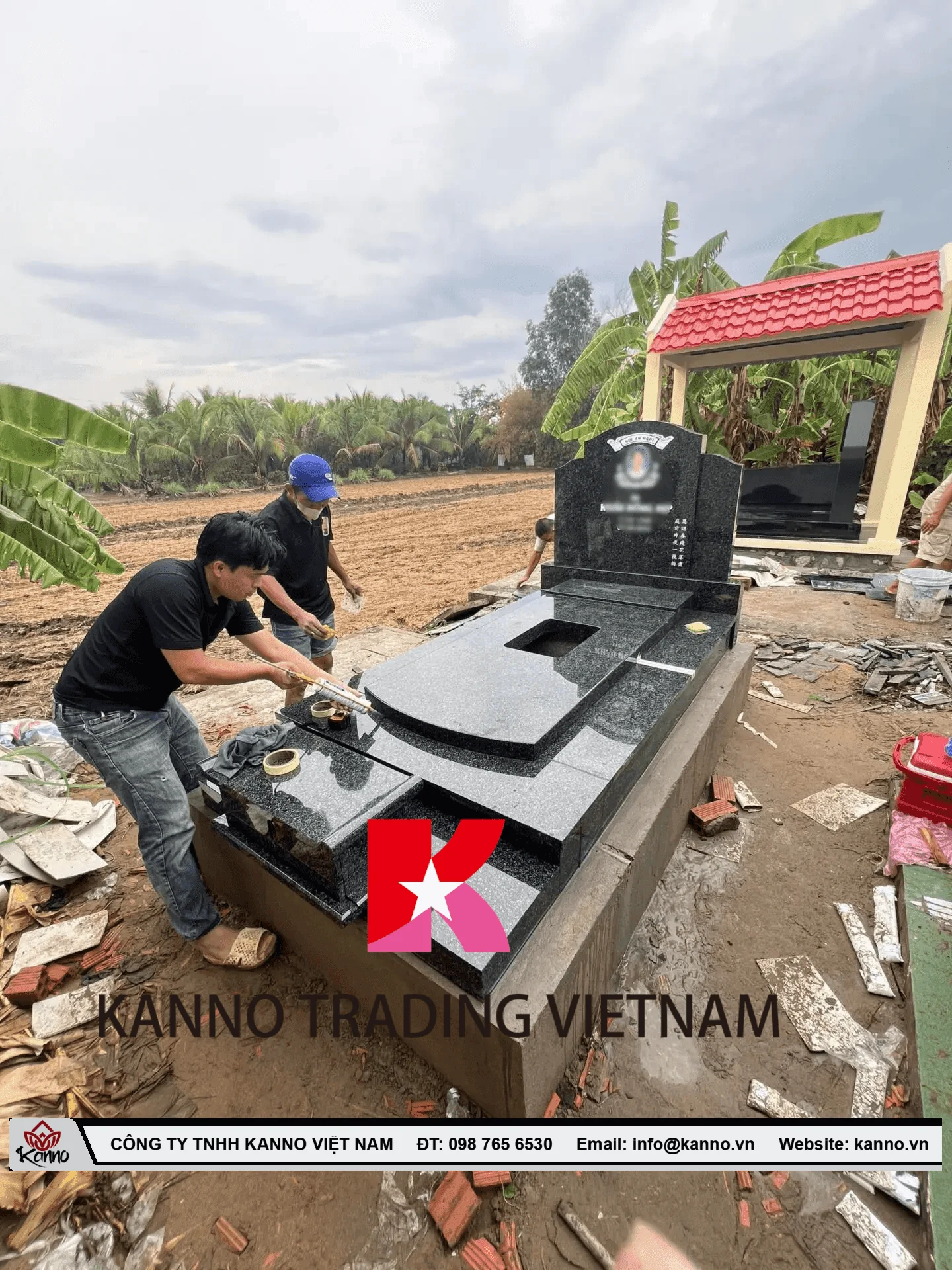 Mộ Đá granite tam cấp thiết kế đơn giản - sang trọng 