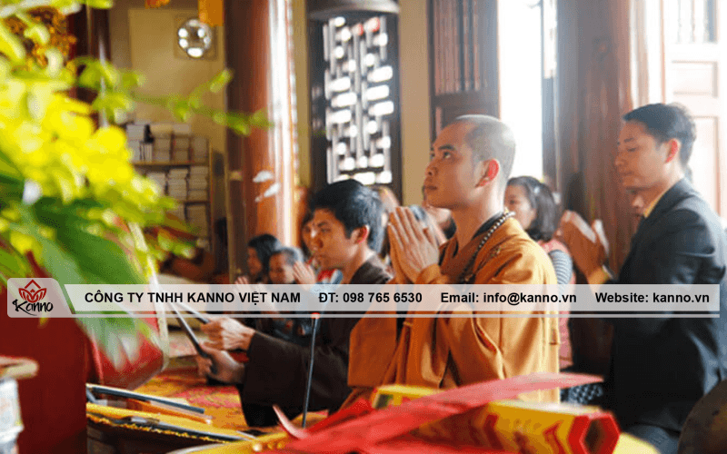 Văn khấn trong 49 ngày: Ý nghĩa và cách khấn chuẩn mực văn khấn trong 49 ngày Lễ cúng 49 ngày có ý nghĩa vô cùng quan trọng