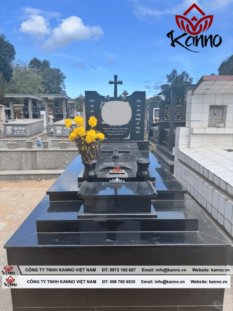 Mộ Công giáo bằng đá đen Ấn Độ trở thành xu hướng vì độ bền và vẻ đẹp sang trọng