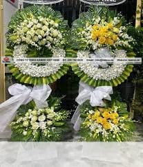 Những lễ vật thường dùng khi phúng viếng đám ma Những lễ vật thường dùng khi phúng viếng đám ma Vòng hoa tang là lễ vật phổ biến khi đi viếng đám ma