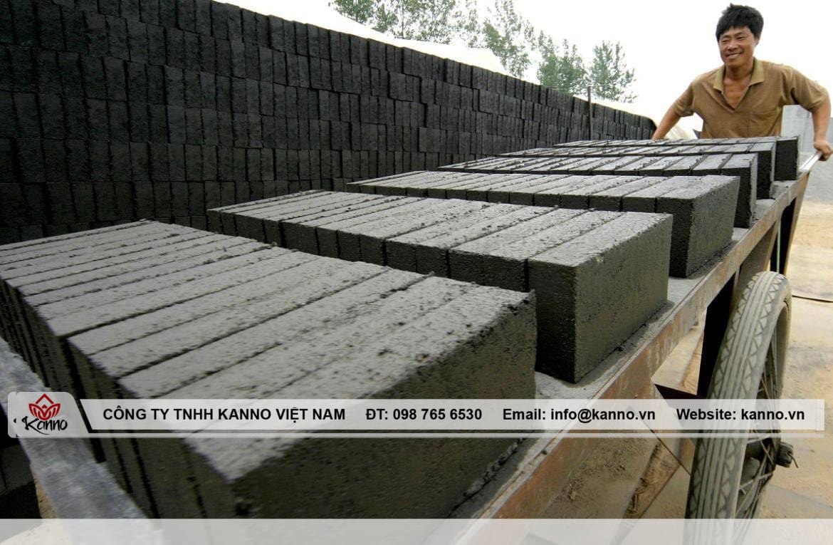 Nếu muốn tiết kiệm chi phí và rút ngắn thời gian thi công thì xây nhà mồ bằng xi măng sẽ là lựa chọn thích hợp