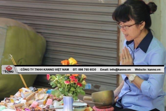 Văn cúng chúng sinh ngoài trời – Ý nghĩa & Bài cúng chuẩn