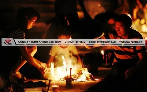 Văn khấn hóa vàng mã – Hướng dẫn chi tiết cho gia chủ văn khấn hóa vàng mã Hóa vàng mã là tập tục truyền thống mang đầy ý nghĩa của người Việt