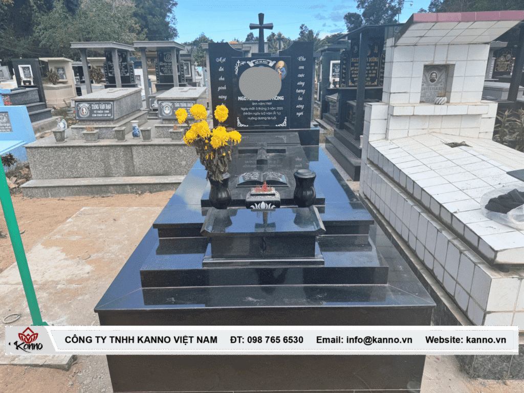 Hình ảnh: Mộ đá hoa cương Công giáo cao cấp do Kanno thi công