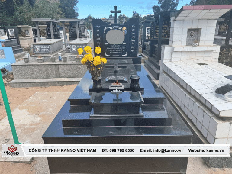 Hình ảnh: Mộ đá hoa cương Công giáo cao cấp do Kanno thi công
